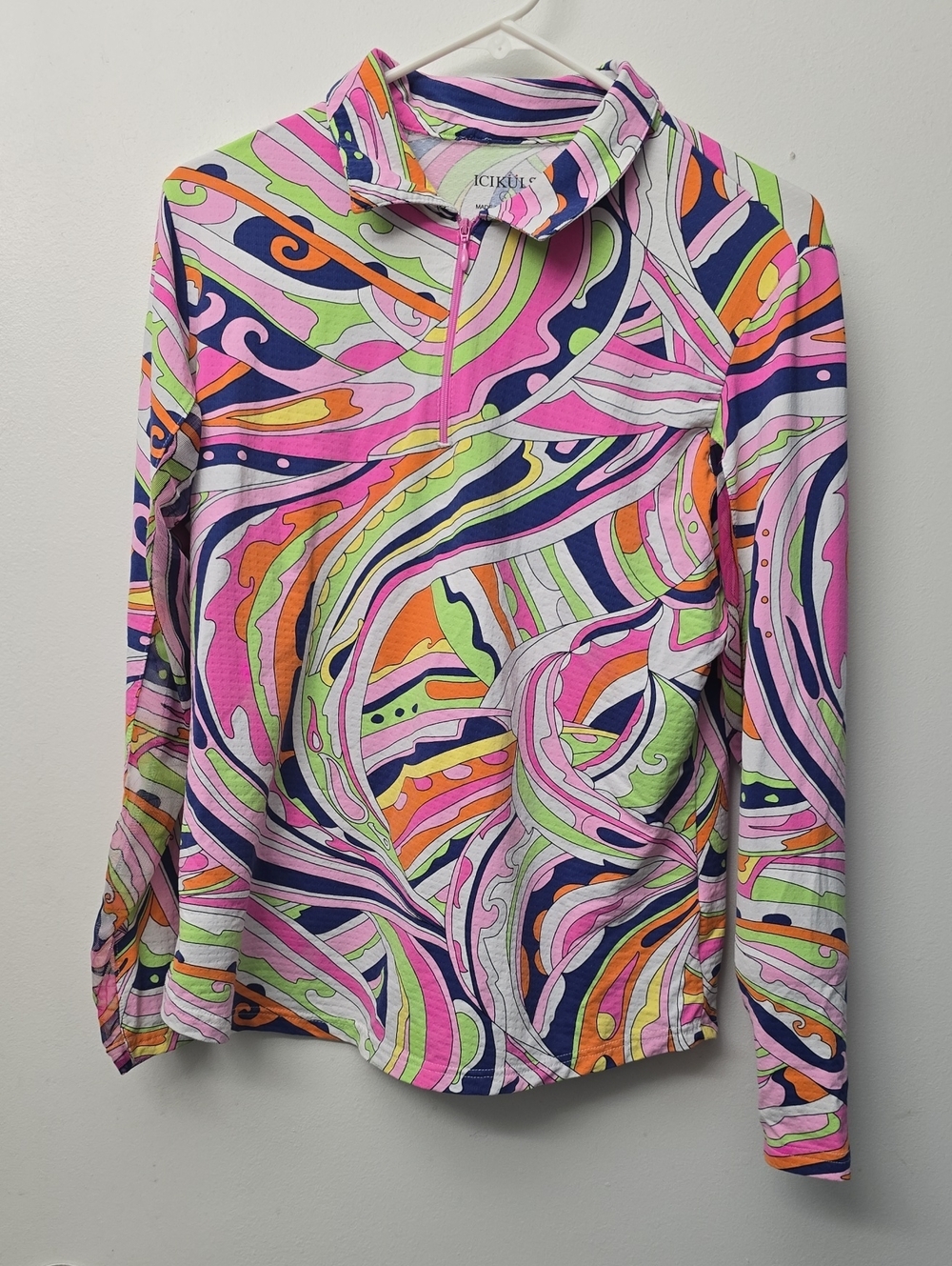 IcikulsV Pink & Green Swirl Long-Sleeve Half-Zip Top Soft
